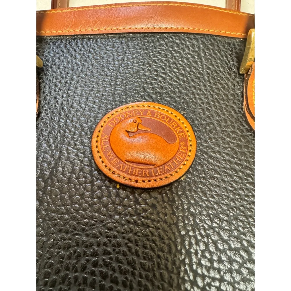 Vintage Dooney & Bourke Classic Boston Style All Weather pebble Leather Satchel